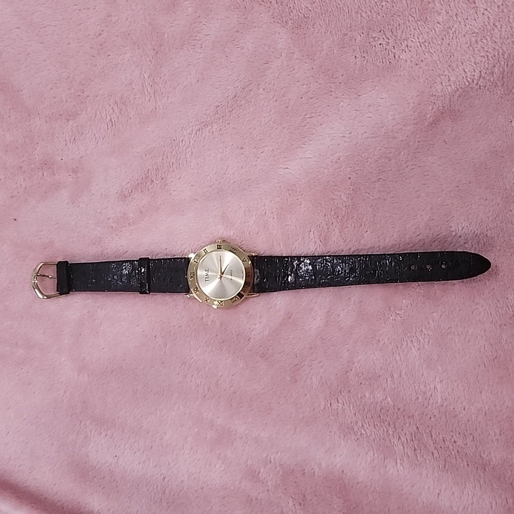 Woman Watch - Picture 2 of 4